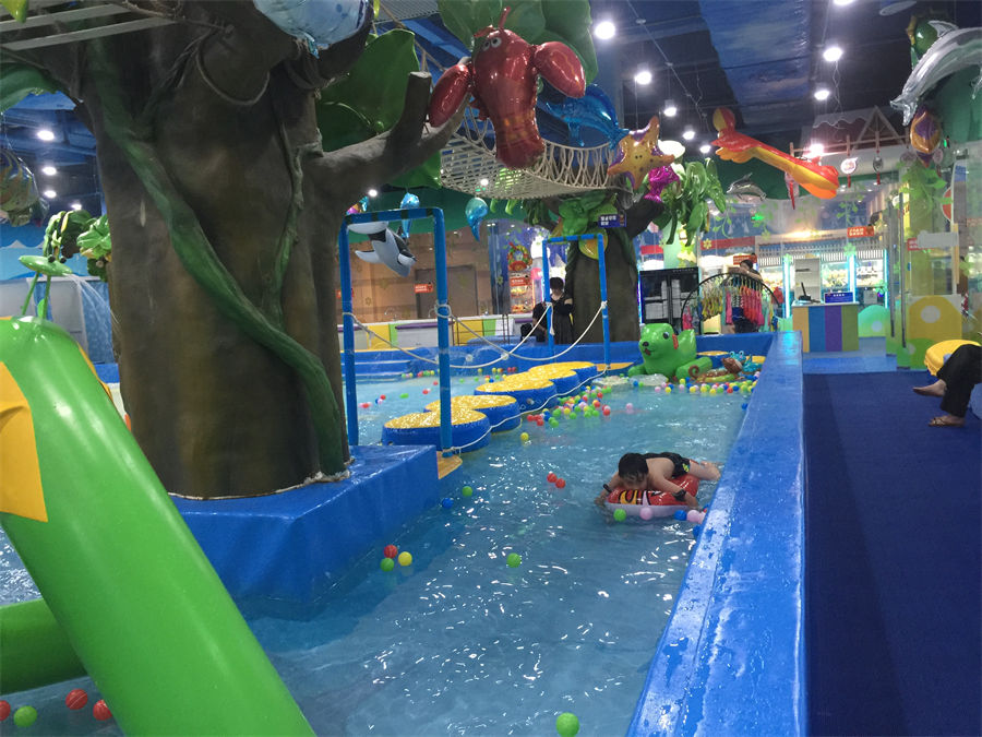 河源堅基購物中心丹尼熊15